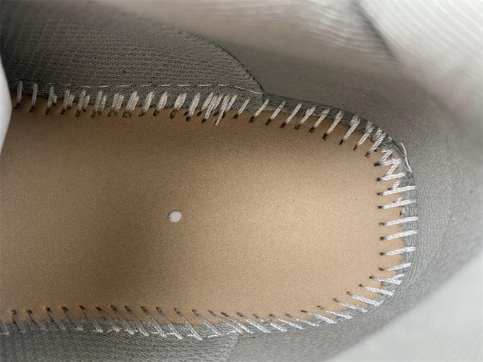 Ba*len*cia*ga defender light gray  685611 w2ra6 1200