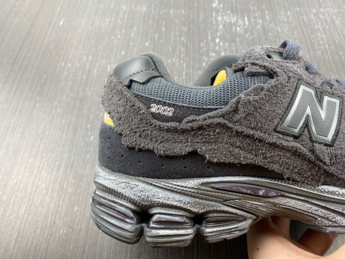 BAPE X NEW BALANCE 2002R M2002RDB