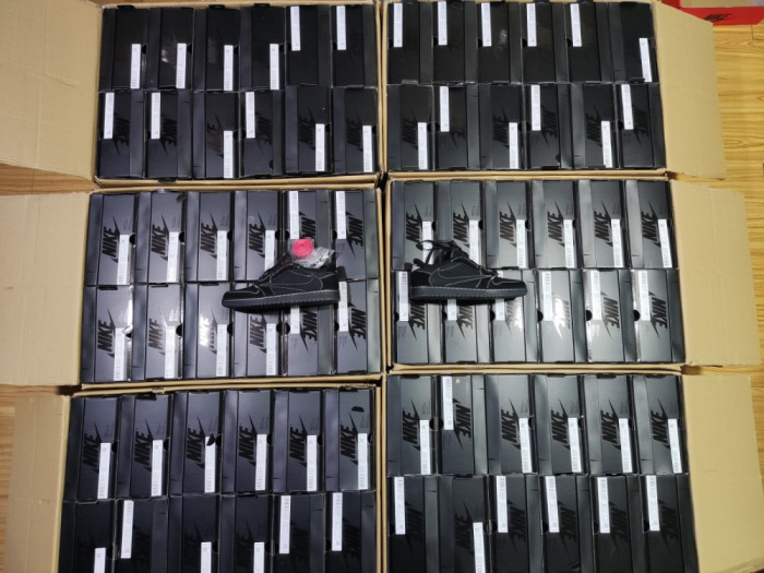 Travis Scott x Air Jordan 1 Low OG DM7866-001