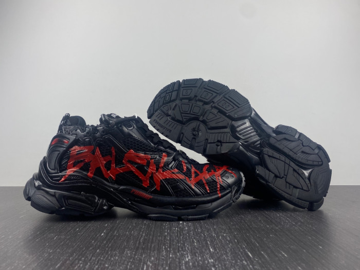 Ba*len*cia*ga runner black and red characters 677402 w3rb1 0102
