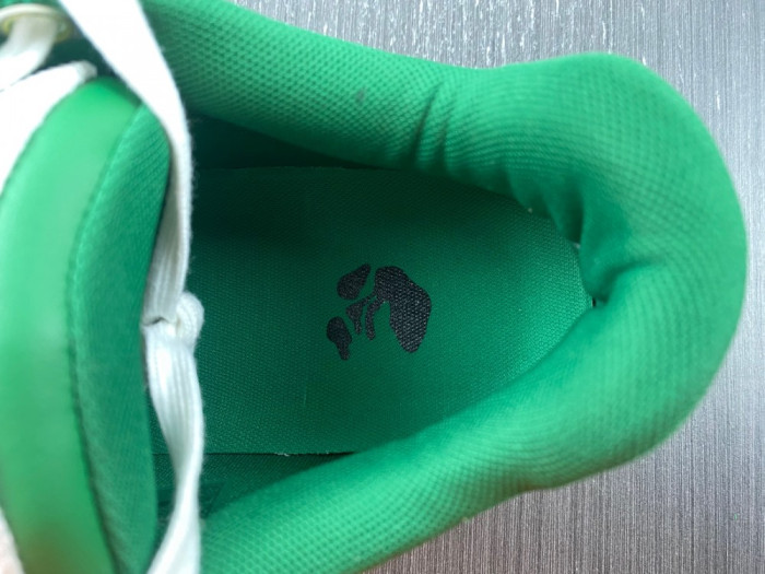 OFF-WHITE OUT OF OFFICE OW000004