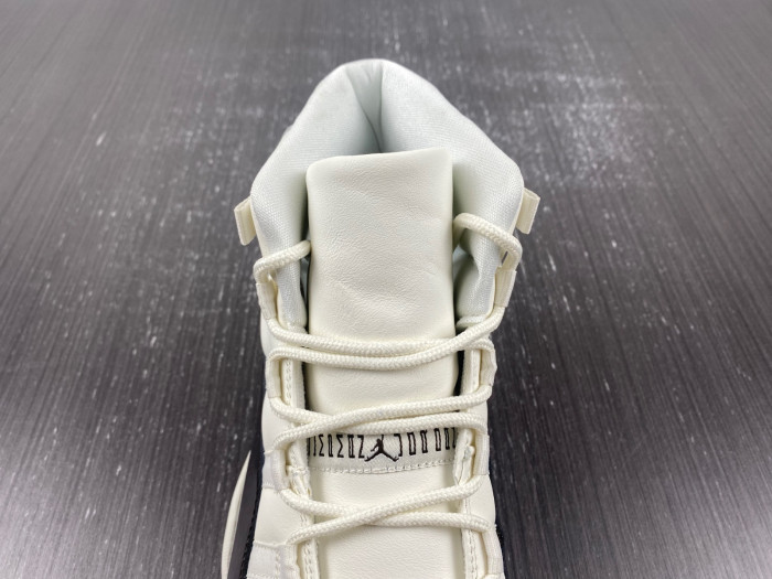 AIR JORDAN 11 WMNS "NEAPOLITAN" AR0715-101