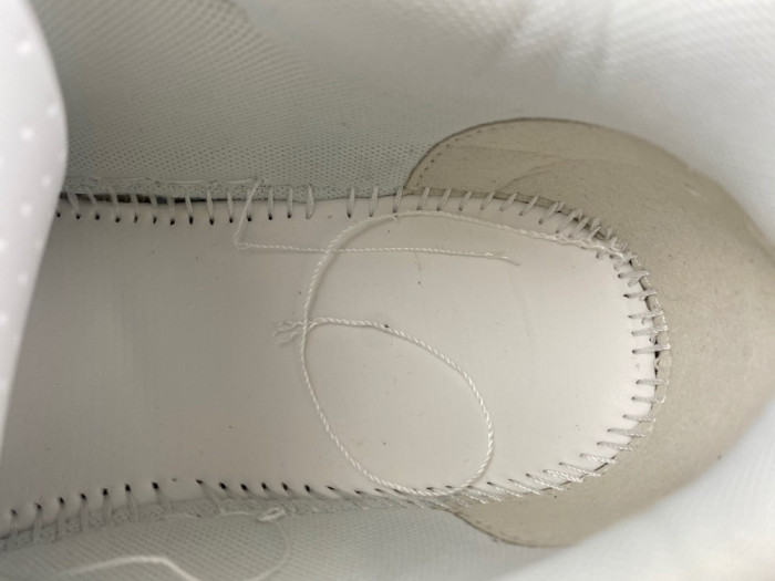 OFF-WHITE OUT OF OFFICE OW000005