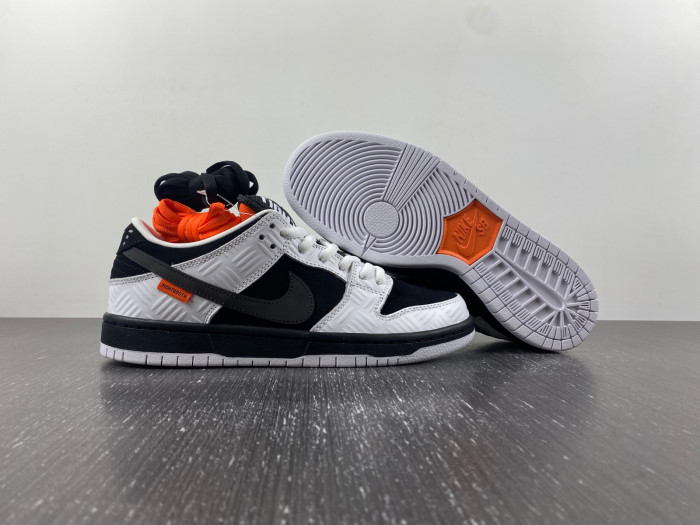 Nike SB Dunk Low TIGHTBOOTH FD2629-100