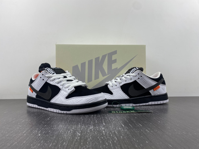 Nike SB Dunk Low TIGHTBOOTH FD2629-100