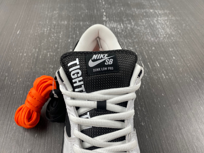 Nike SB Dunk Low TIGHTBOOTH FD2629-100
