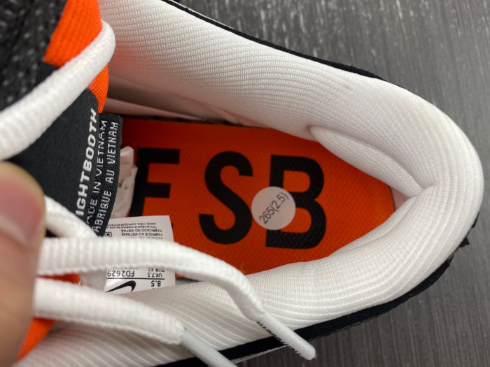 Nike SB Dunk Low TIGHTBOOTH FD2629-100