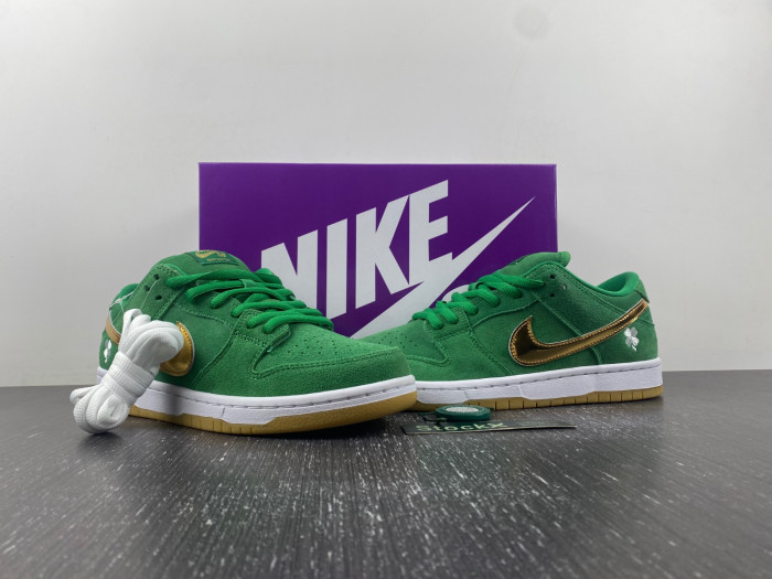 Nike SB Dunk Low "St. Patrick