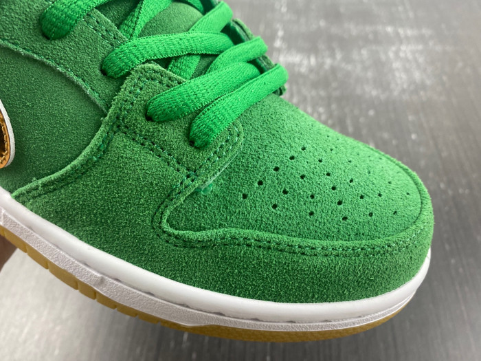Nike SB Dunk Low "St. Patrick