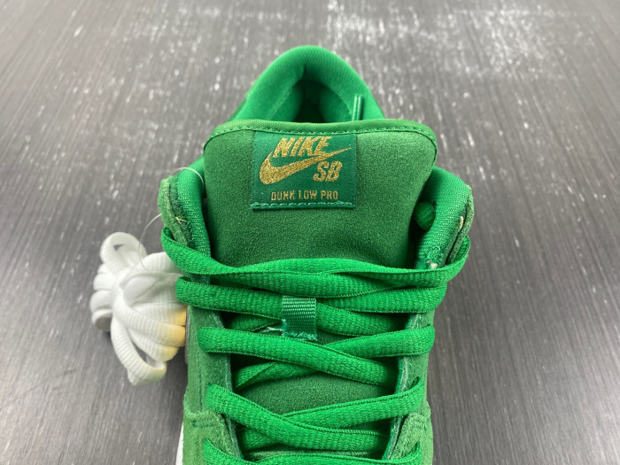 Nike SB Dunk Low "St. Patrick