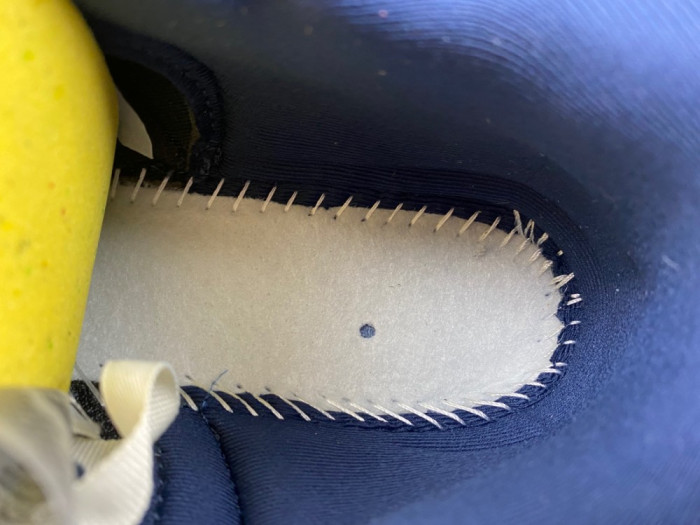 NIKE Sacai x VaporWaffle “Tour Yellow ” DD1875-700