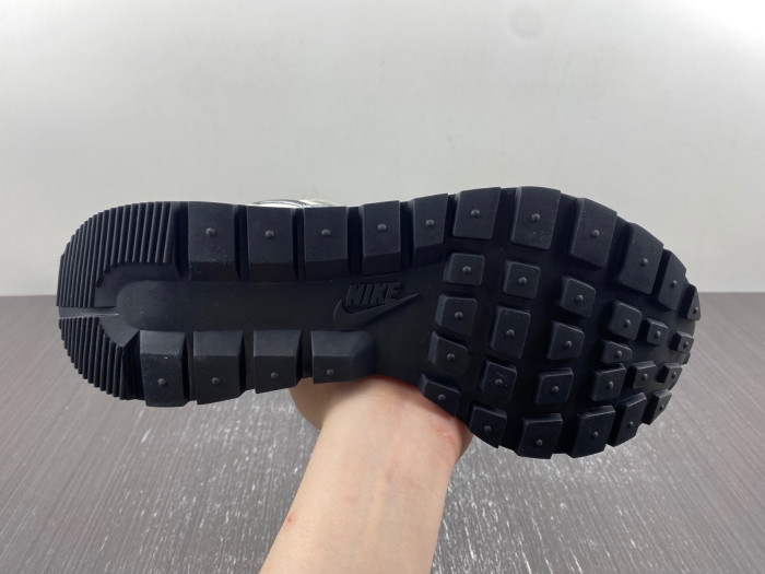 NIKE Sacai x VaporWaffle “Tour Yellow ” DD1875-101