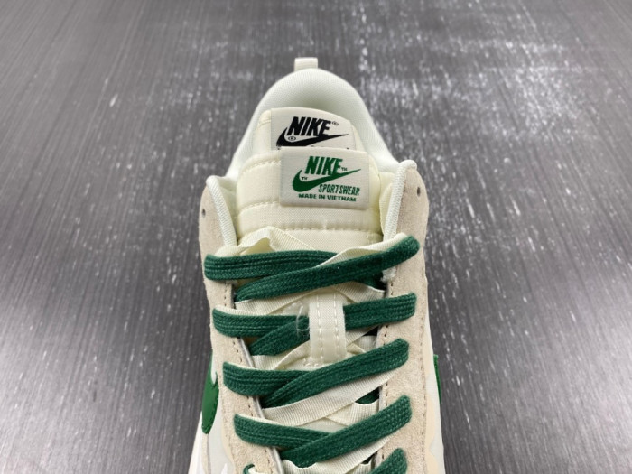 NIKE Sacai x VaporWaffle “Tour Yellow ” DD1875-102
