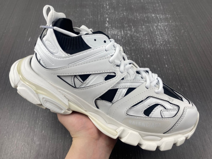 Ba*len*cia*ga track trainer