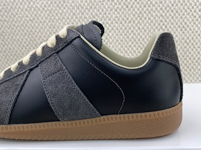 ma*s*n Ma*i*la calfskin sneakers