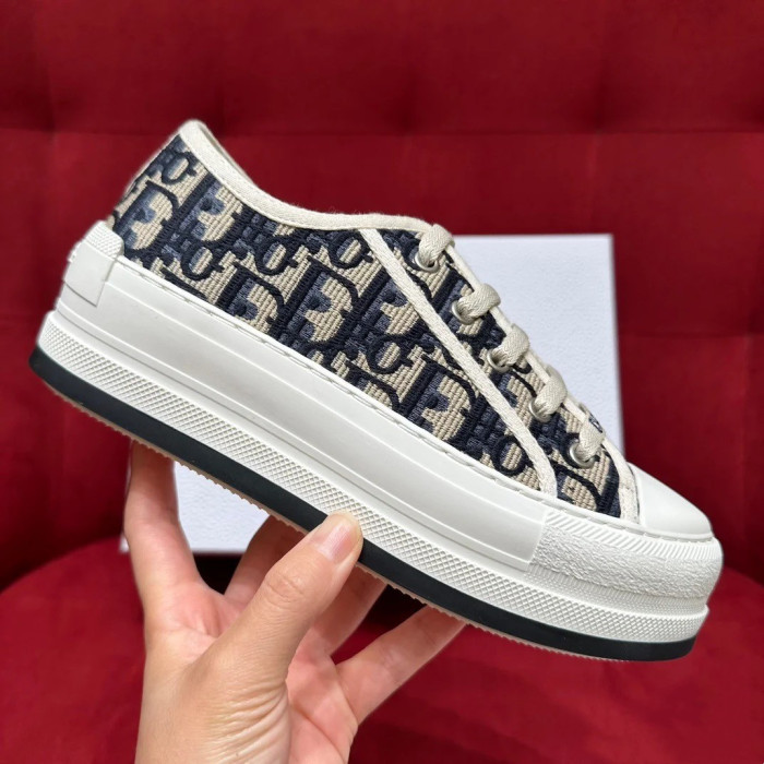 Walk n DR Platform WMNS Deep Blue Oblique Embroidered Cotton