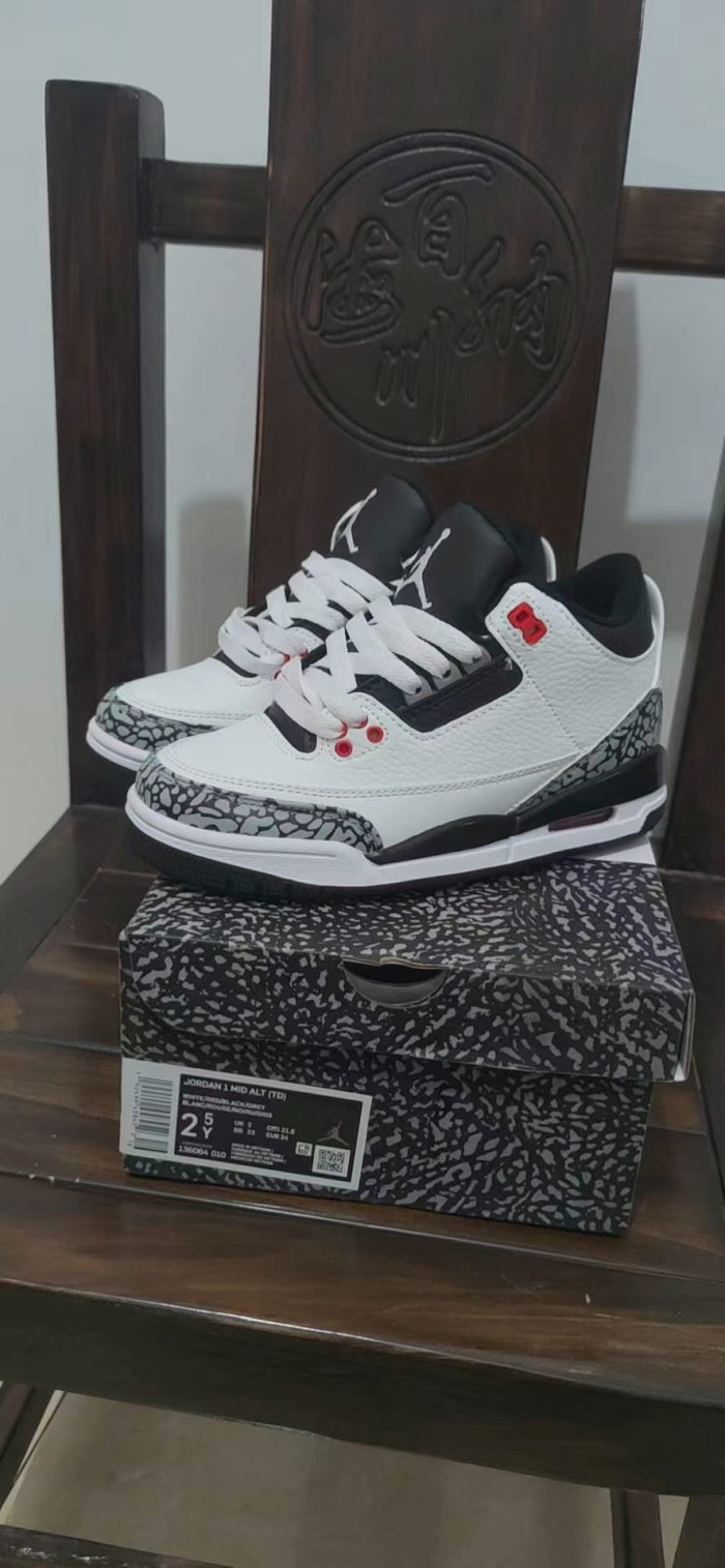 Jordan 4 Retro SNEAKERS