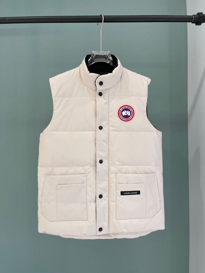 Can*a Go*e down waistcoat