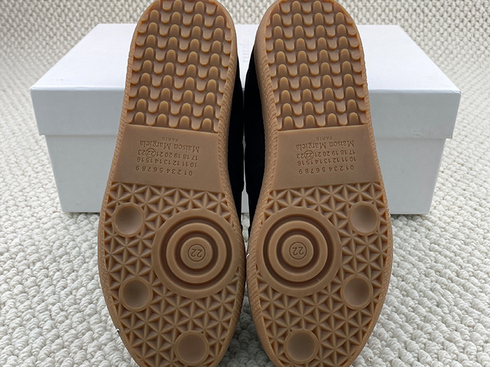 ma*s*n Ma*i*la calfskin sneakers