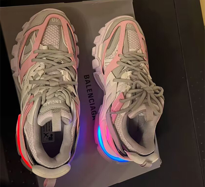 Ba*len*cia*ga track 555036w3ad61258