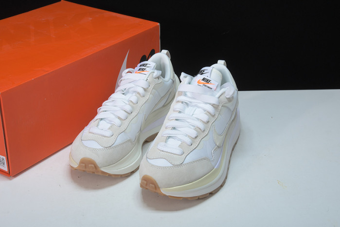 Nike Vaporwaffle Sacai Sail Gum DD1875-100