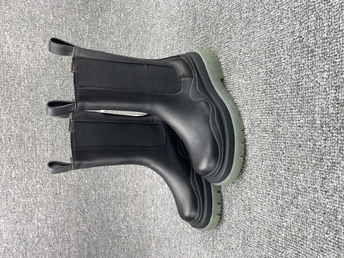 Bo*te*ga ve*ne*ta boots