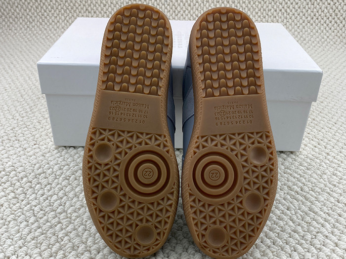 ma*s*n Ma*i*la calfskin sneakers