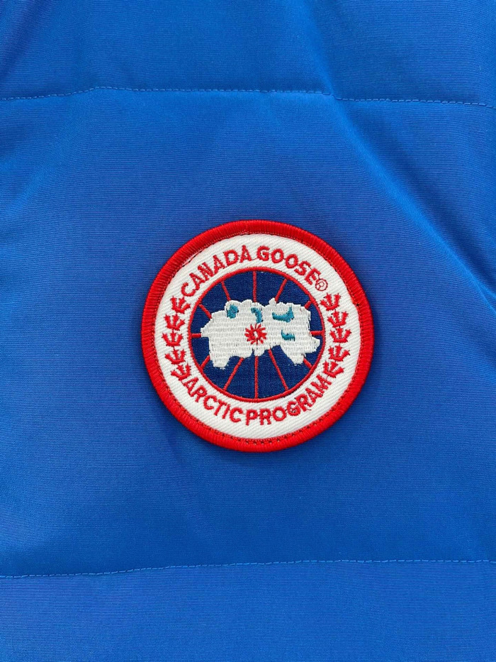 Can*a Go*e down waistcoat