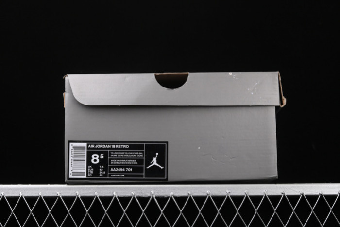 AIR JORDAN 18 RETRO "YELLOW SUEDE" - AIR JORDAN - AA2494-701
