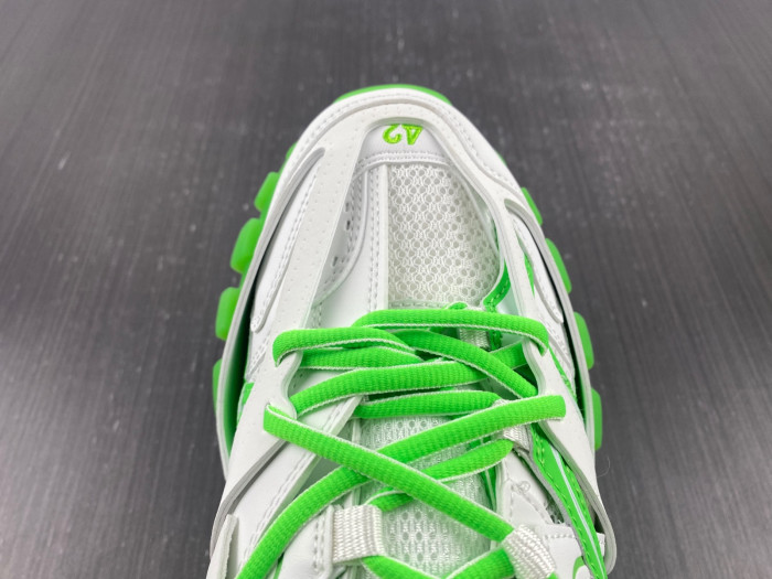 Ba*len*cia*ga track trainer