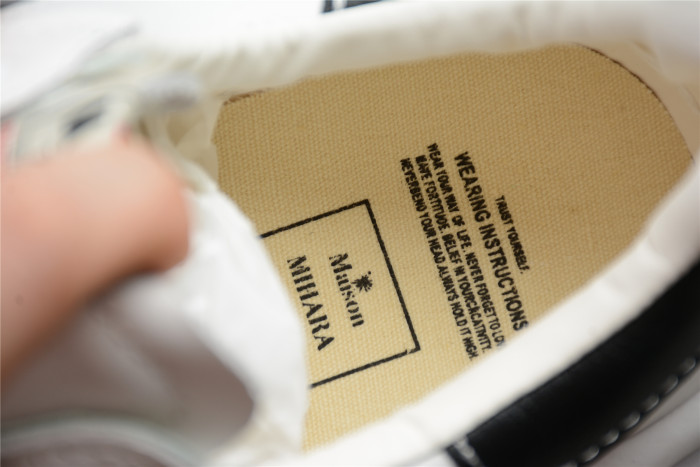 MIHARA YASUHIRO Black And White AO6FW702