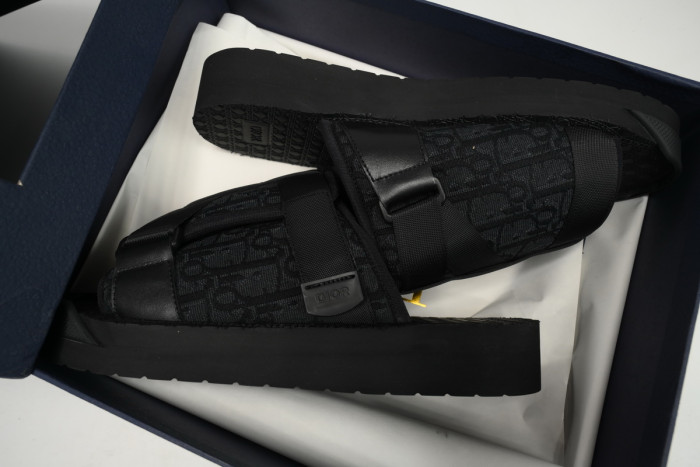 D*or alpha oblique black slide