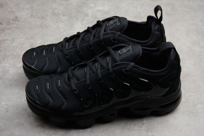 NIKE AIR VAPORMAX PLUS TRIPLE BLACK 924453-004
