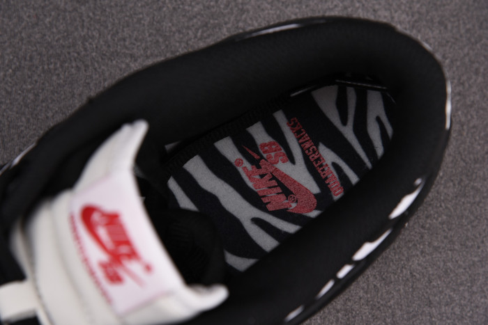 Nike SB Dunk Low OG QS Quartersnacks Zebra DM3510-001