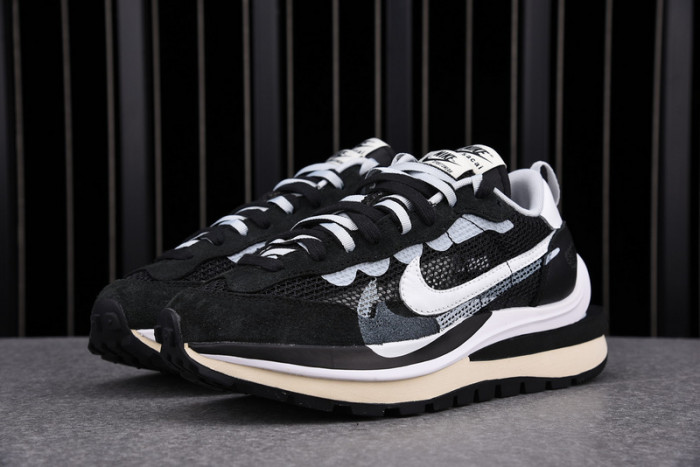 NIKE VAPORWAFFLE SACAI BLACK WHITE CV1363-001