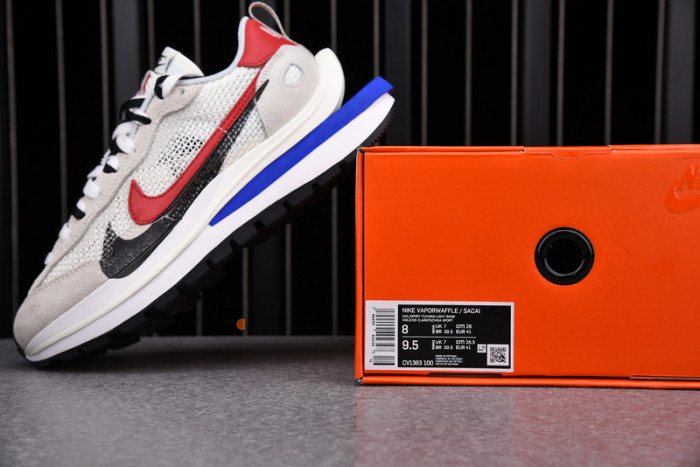 Nike Vaporwaffle sacai Sport Fuchsia Game Royal CV1363-100