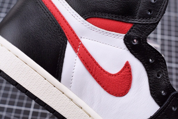 JORDAN 1 RETRO HIGH BLACK GYM RED 555088-061