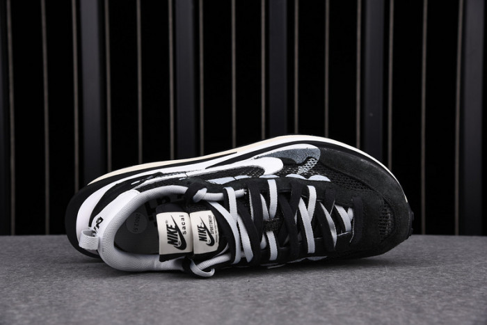 NIKE VAPORWAFFLE SACAI BLACK WHITE CV1363-001