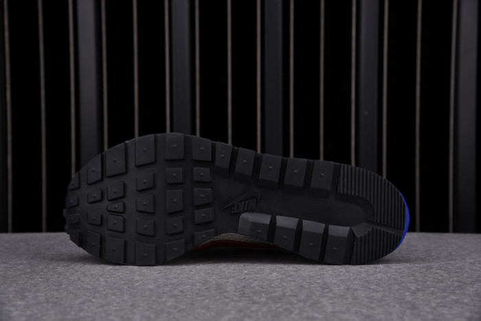 Nike Vaporwaffle sacai Sport Fuchsia Game Royal CV1363-100