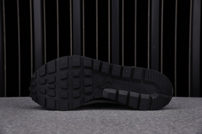 NIKE VAPORWAFFLE SACAI BLACK WHITE CV1363-001