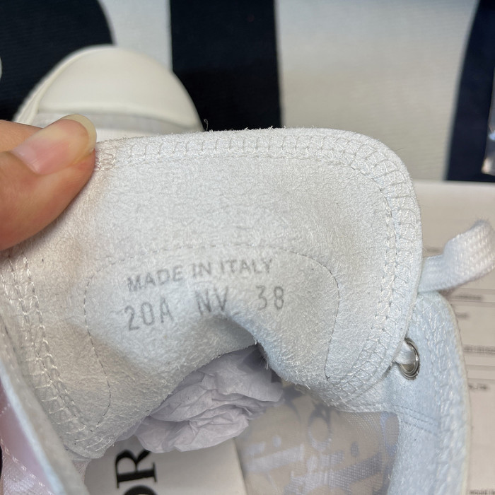 B23 OBLIQUE HIGH TOP SNEAKERS T00480H080