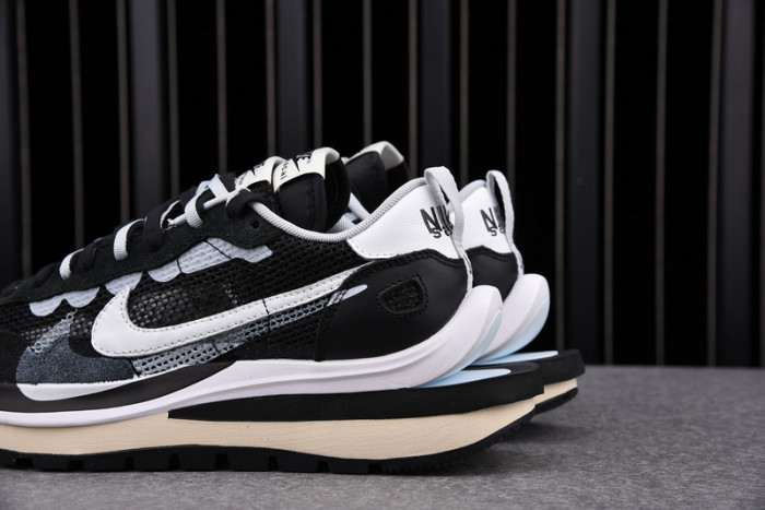 NIKE VAPORWAFFLE SACAI BLACK WHITE CV1363-001