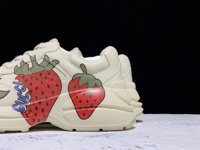 GC 2019 SS CASUAL STYLE LEATHER LOW-TOP SNEAKERS 576963 DRW00 9522