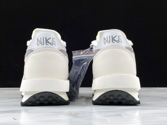 Nike LD Waffle sacai Summit White BV0073-100