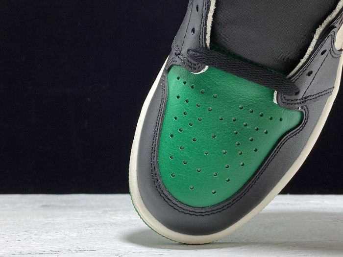 AIR JORDAN 1 RETRO HIGH OG 555088-302