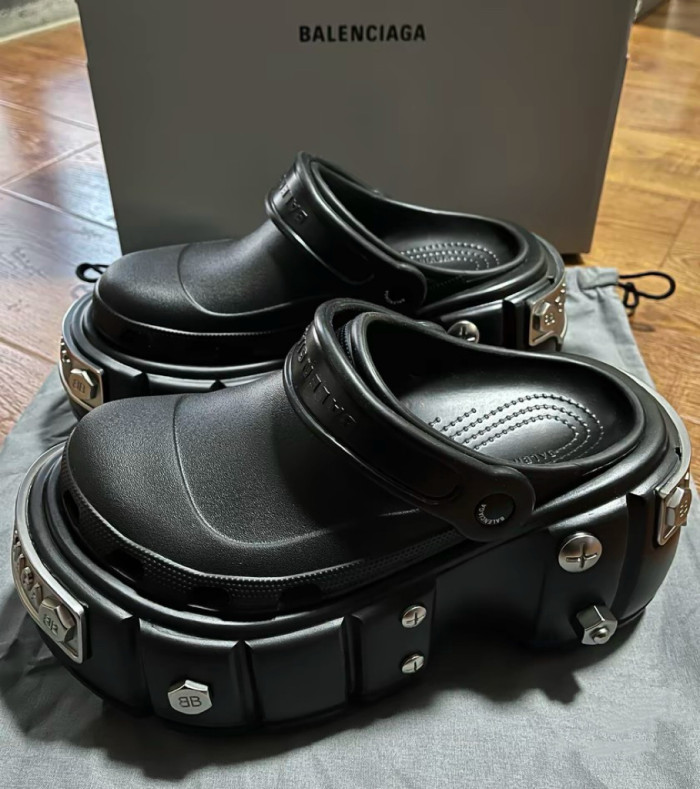 ba*len*cia*ga hardCr*0*s slides