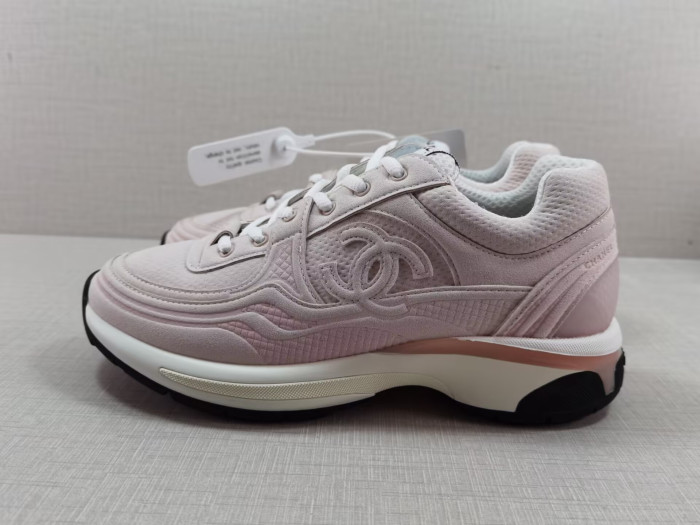 CHANEL sneaker