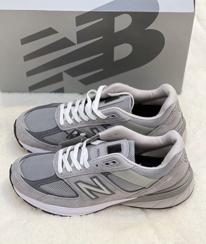 New Balance 990v5 Grey