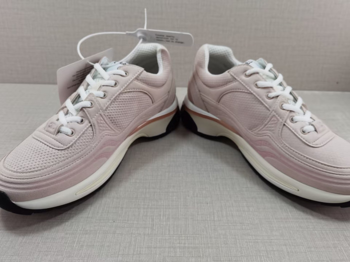 CHANEL sneaker