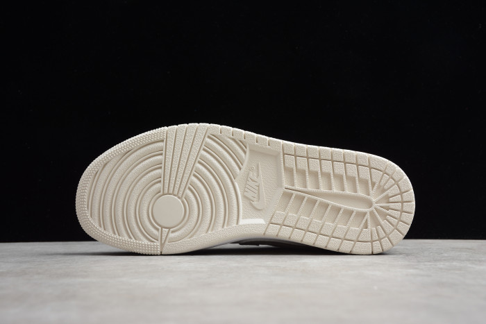 Jordan 1 Low Paris  CV3043-100